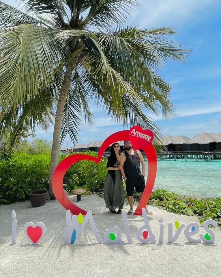 Nida and Yasir are having an amazing time in the Maldives