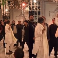 Humayun Saeed, Faysal Quraishi win hearts with bhangra at the wedding: Watch Here