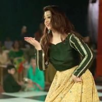 Zara Noor Abbas Leaves Fans in Awe with Impressive Dance Moves at Friend’s Wedding [Video]